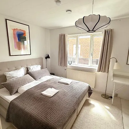 Apartmán Spacious With Private Terrace & Garden *