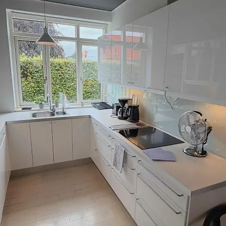 דירה Spacious With Private Terrace & Garden קופנהגן