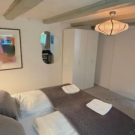 Apartmán Spacious With Private Terrace & Garden