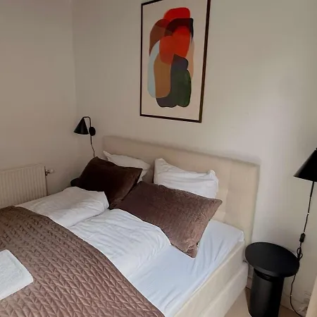 Spacious With Private Terrace & Garden קופנהגן