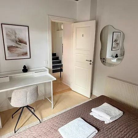 Spacious With Private Terrace & Garden *