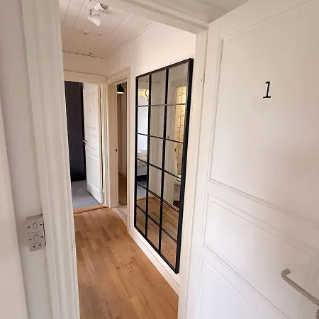 Apartmán Spacious With Private Terrace & Garden *