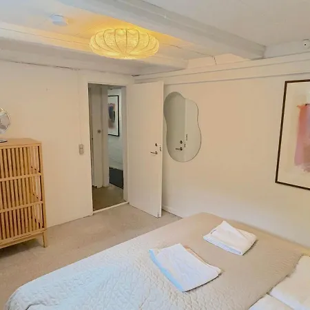 Spacious With Private Terrace & Garden * Kodaň