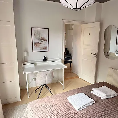Spacious With Private Terrace & Garden *